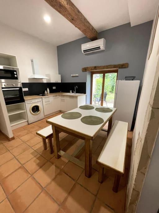 Superbe Appartement Cosy Avec Jardin Nîmes Eksteriør bilde